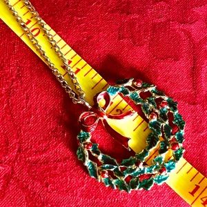 Enamel Wreath Necklace